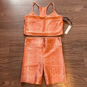 NWT Koral 2-piece active set Sand sz L